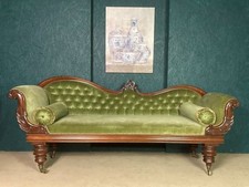 A FINE QUALITY ANTIQUE VICTORIAN DOUBLE SCROLL END SOFA
