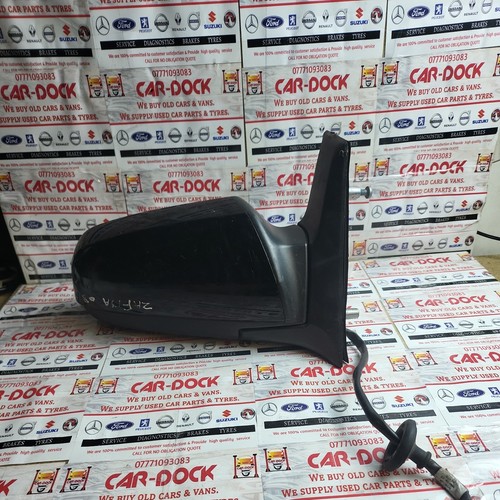 Vauxhall zafira 2010 right - b,