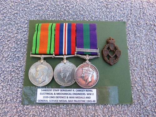 Ww2 defence war medals - &,