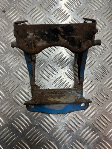 Honda c90 c70 c50 seat - c70, hinge