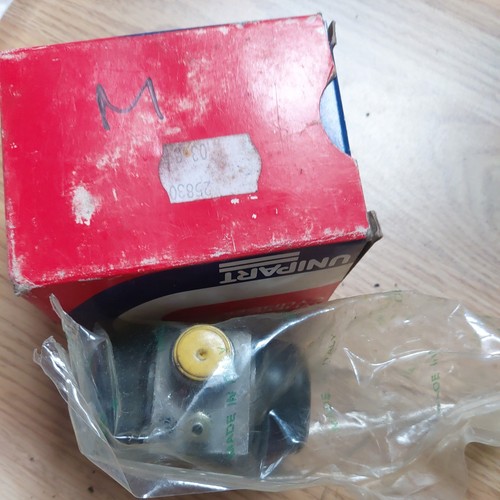 Wheel cylinder centre for - wheel,