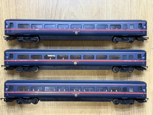 Hornby mk4 gner coaches - hornby,