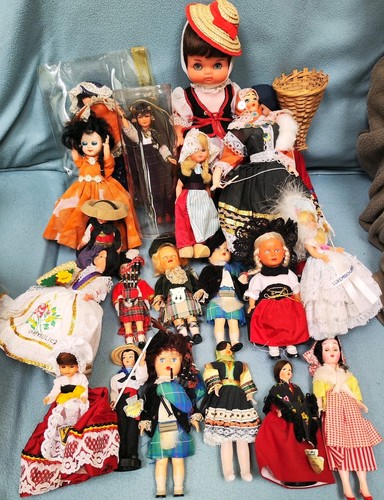Bundle souvenir dolls - 20,