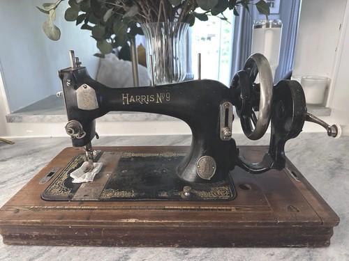 Vintage singer sewing machine - singer,