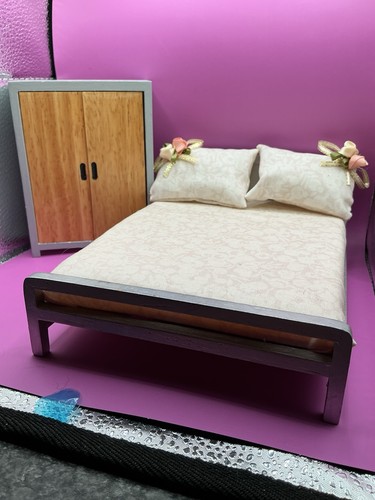 Dolls house bedroom set - 1:12,
