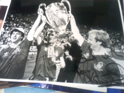 Signed nottingham forest - signed,