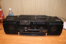 Sharp WQ-T354 Ghettoblaster