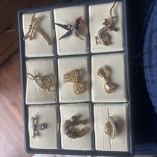  Brooches - Costume Jewellery