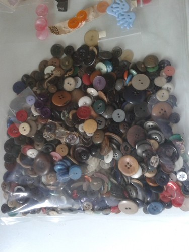 Lot mixed buttons vintage - mixed,
