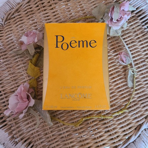 Poeme by - ☀️🌻,