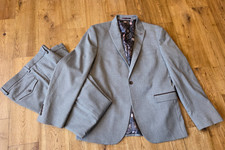 Next slim fit men's two pieces grey suit chest 44 in, waist 36