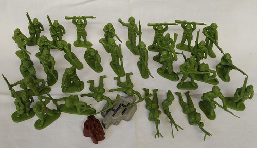 Vintage plastic all green - 33,