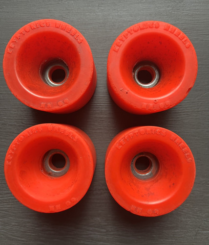 Vintage 1970 1st gen - 1970's, red