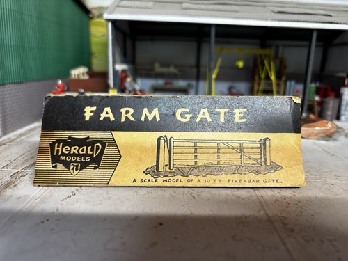 Britains herald bar - herald, gate