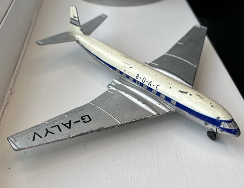 Dinky toys havilland 106 - dinky,