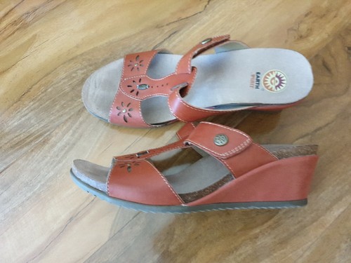 Earth spirit women - earth, orange