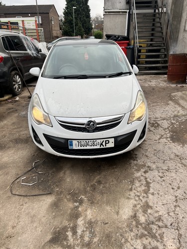 Breaking corsa facelift - corsa,