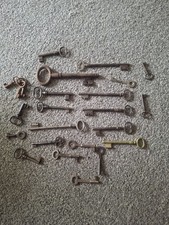 Job Lot Of 22 Different Sizes Of Vintage Antique Metal Keys For  Doors Or Gates
