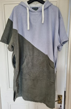 Vivida poncho changing robe, S/M, grey/lilac, good condition