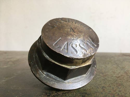 Antique brass hub - antique,