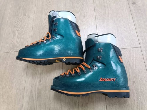 Dolomite alpinist climbing - dolomite,