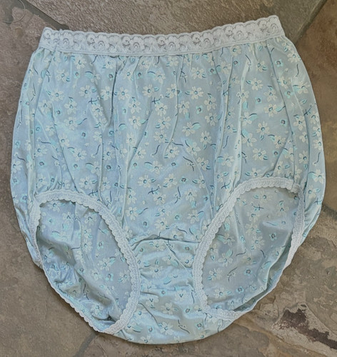 Hanes daisies blue - m, on