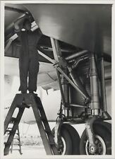 VICKERS VALIANT B.1 SERVICING