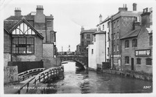 POSTCARD - THE BRIDGE - NEWBURY - BERKSHIRE - REAL PHOTO