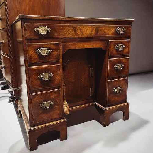 Walnut kneehole desk bracket - desk,,