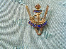 RARE WW11 ERA ROYAL NAVY V VICTORY ENAMEL BADGE - SEE PICTURES