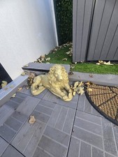Pair of concrete Lions ( heavy