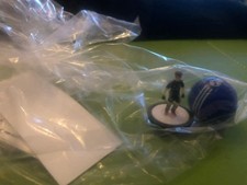 Subbuteo latest GK + ball 