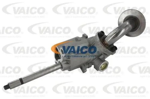 Oil pump v10 0493 - vaico, for