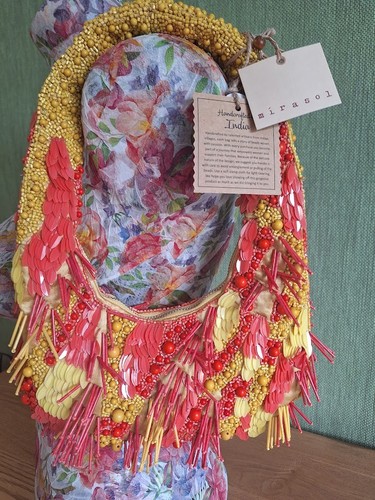 Bnwt mirasol beaded grab - mirasol,