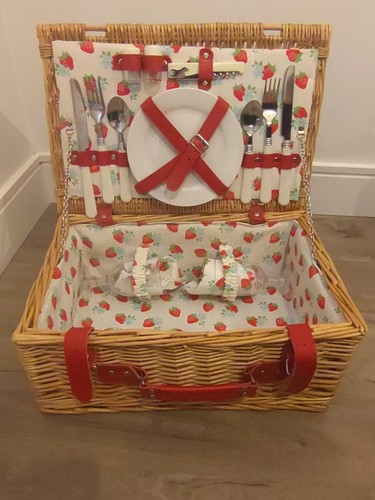 Traditional two person picnic - traditional,