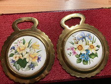 A pair of Vintage Ceramic Spring Flowers Horse Brasses Medallions Ornaments