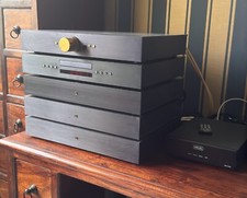 densen hifi system with speakers