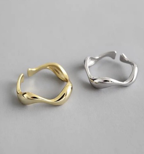 Ladies gold wavy ring - ladies, thin