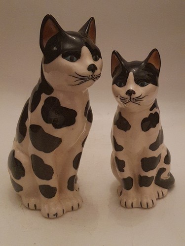 Porcelain cat figurines - figurines, set