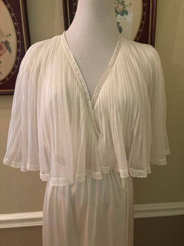 Vtg jolie two - vtg,