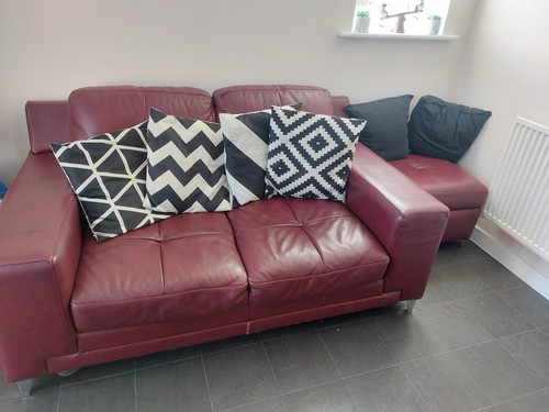 Dfs leather sofa red - in,