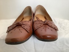 ladies leather shoes size 5.5