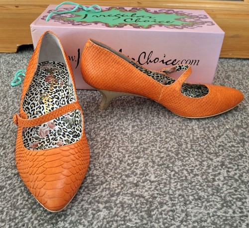 Lovely shoes irregular - by,