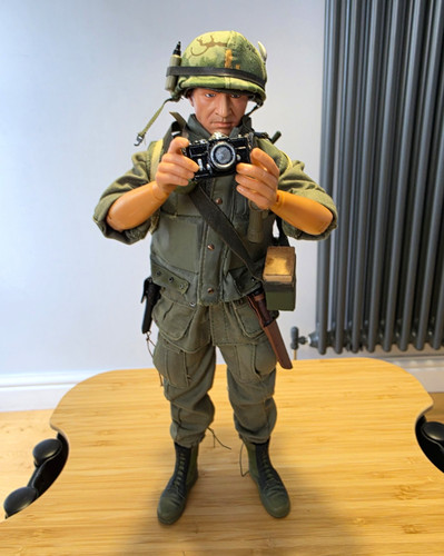 Vietnam figure with lots - 1/6,