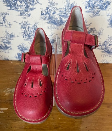 Red dead jade - red, raspberry