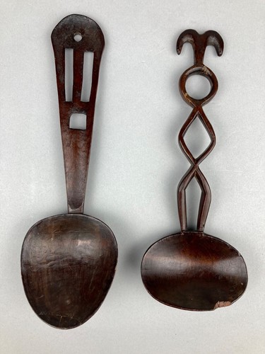 Finely carved antique - 2x,