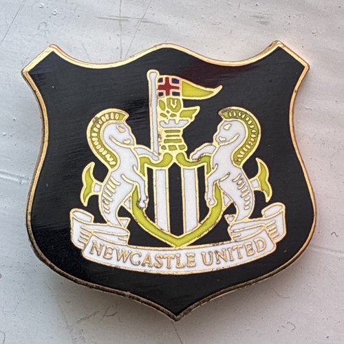 Newcastle united enamel pin - united,
