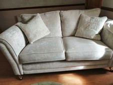 sofa and 2 arm chairs perfect condition 