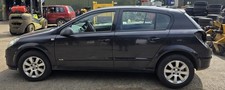 Vauxhall Astra Club 16V Twinport MK5 Petrol Manual 1364CC-2006 -Black - Breaking