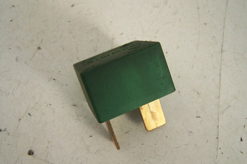 Mercedes relay a0005440456 - mercedes,